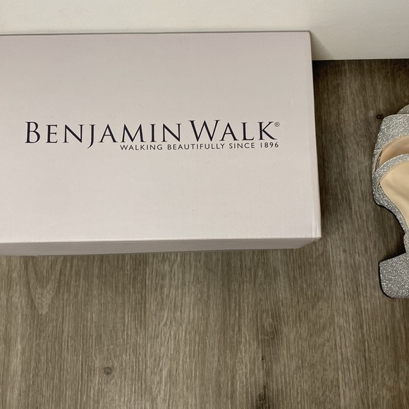 Chloe Chunky Platform Block Heel Silver Holiday Criss Cross Vamp Strappy 4” - Picture 16 of 16